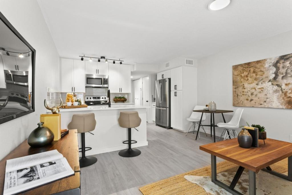 University Serenity Suites 탬파 외부 사진
