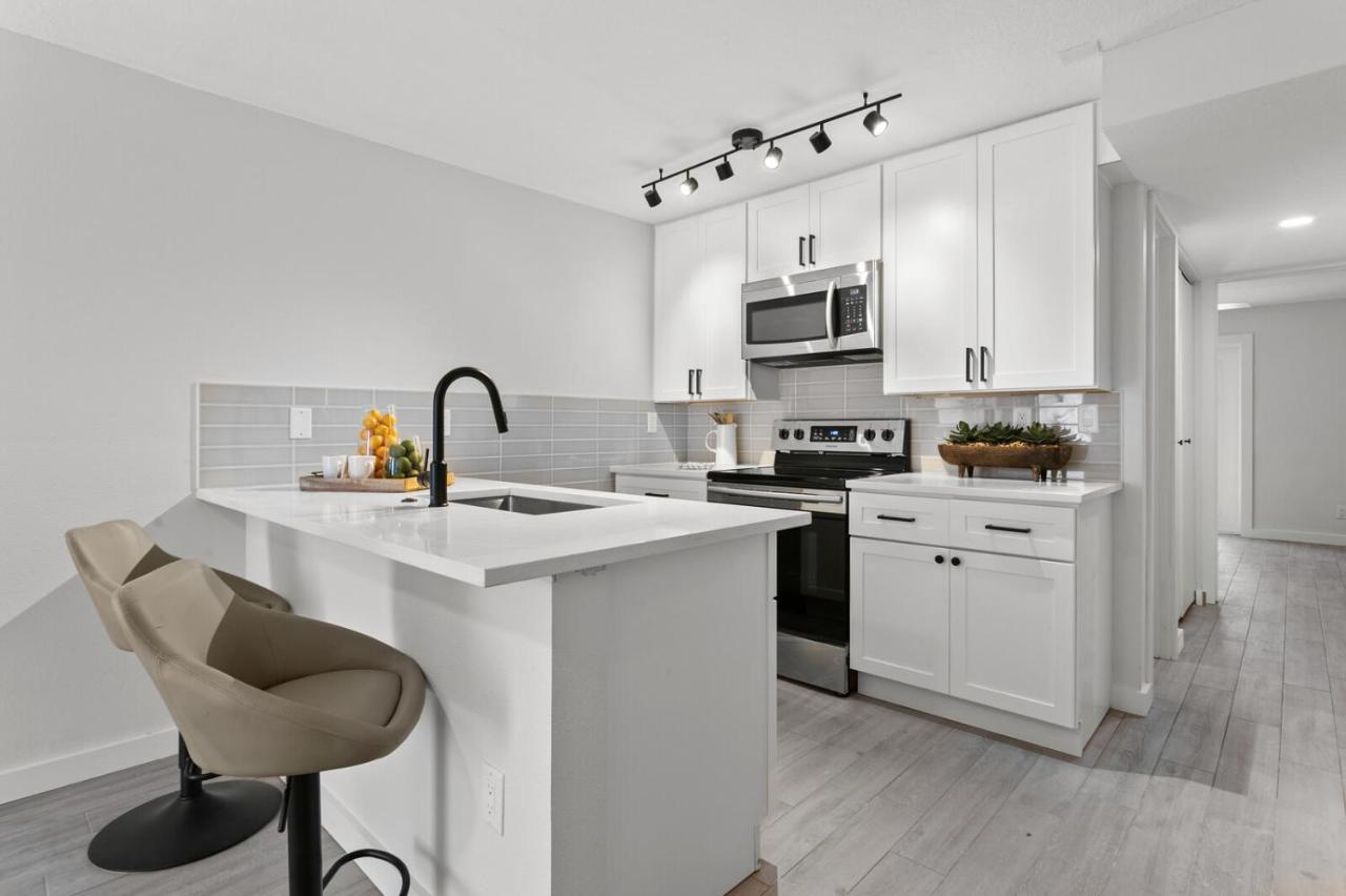 University Serenity Suites 탬파 외부 사진