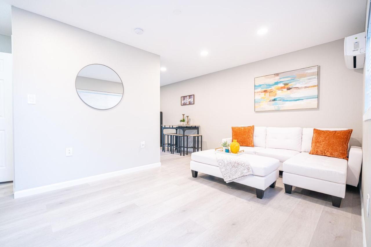 University Serenity Suites 탬파 외부 사진